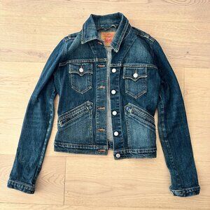 levis fitted dark denim jacket